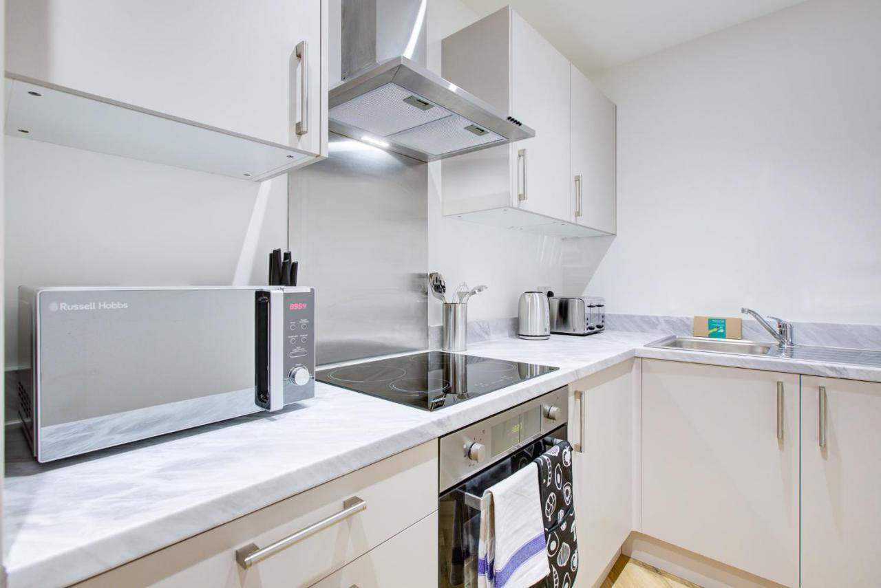 Hybrid Resi - London, Mitcham Close To Tooting And Wimbledon Мітчем Екстер'єр фото
