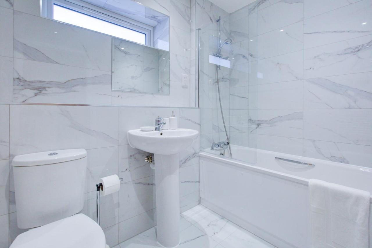 Hybrid Resi - London, Mitcham Close To Tooting And Wimbledon Мітчем Екстер'єр фото