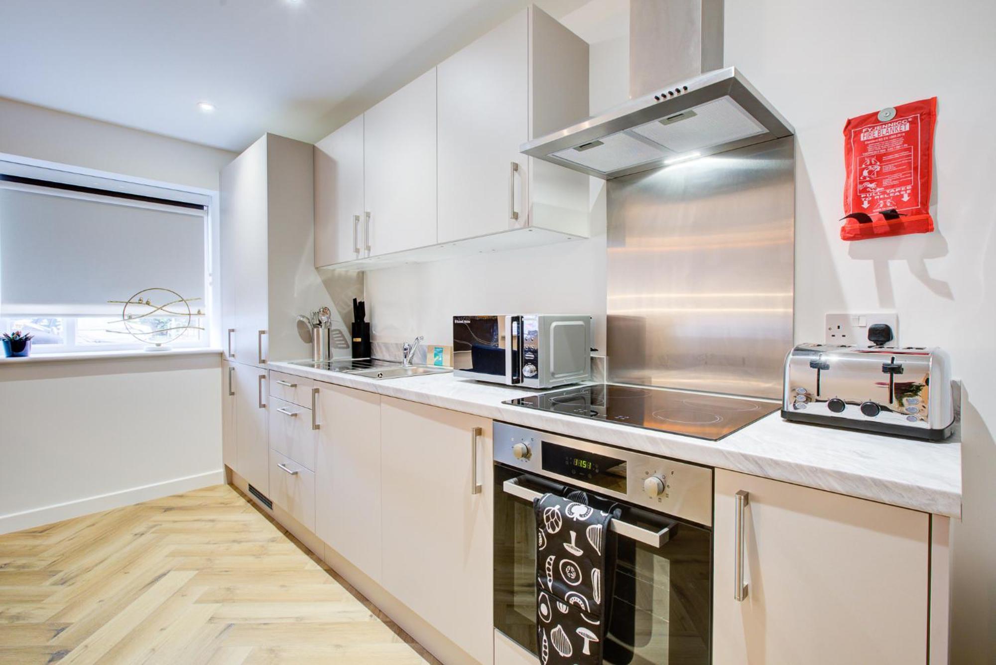Hybrid Resi - London, Mitcham Close To Tooting And Wimbledon Мітчем Екстер'єр фото