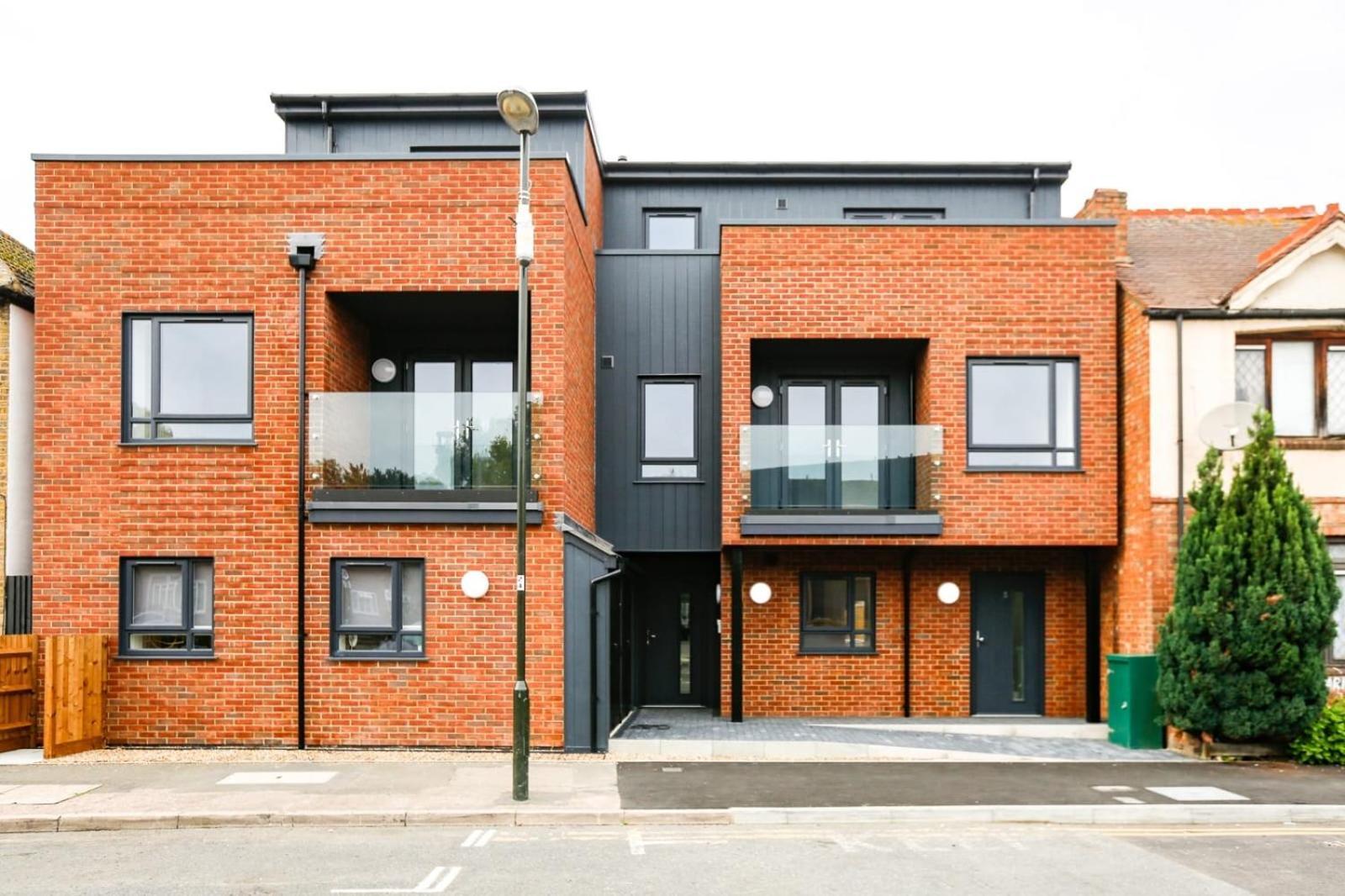 Hybrid Resi - London, Mitcham Close To Tooting And Wimbledon Мітчем Екстер'єр фото