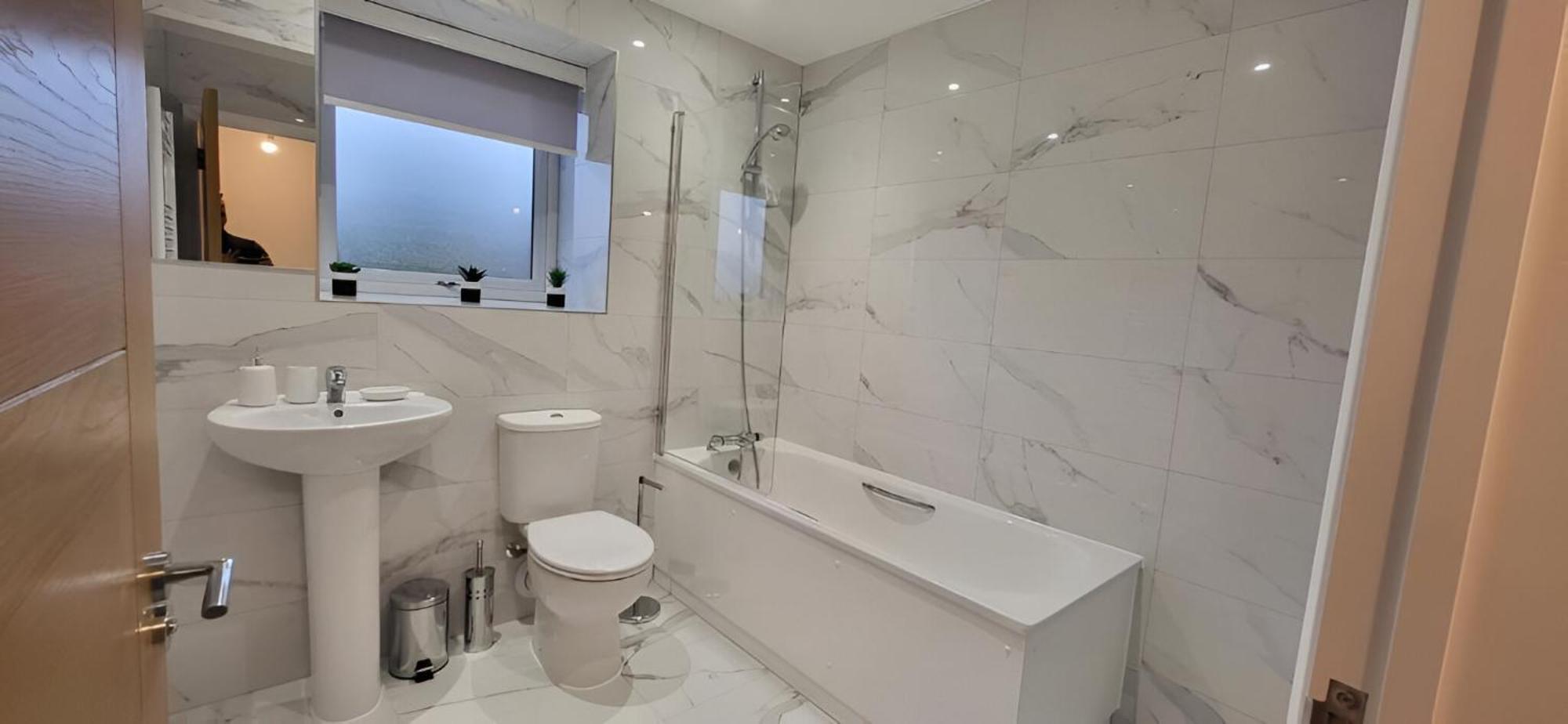 Hybrid Resi - London, Mitcham Close To Tooting And Wimbledon Мітчем Екстер'єр фото