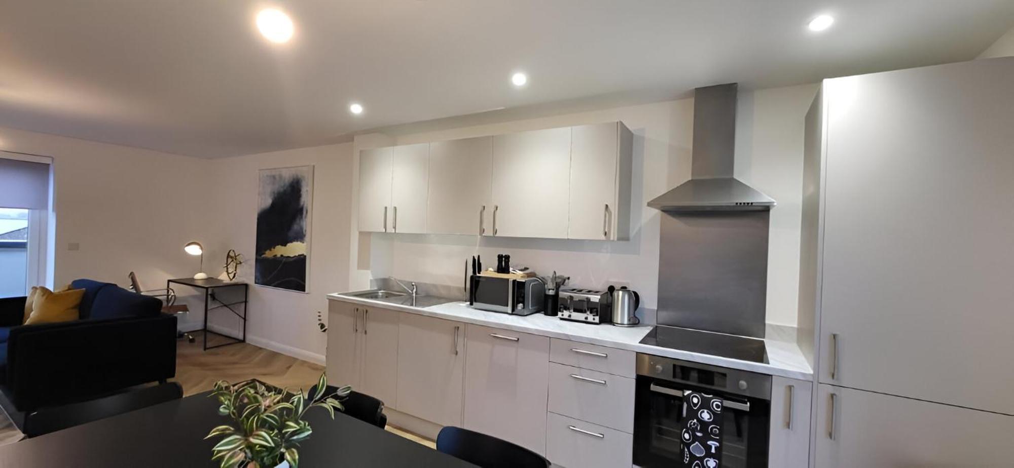 Hybrid Resi - London, Mitcham Close To Tooting And Wimbledon Мітчем Екстер'єр фото